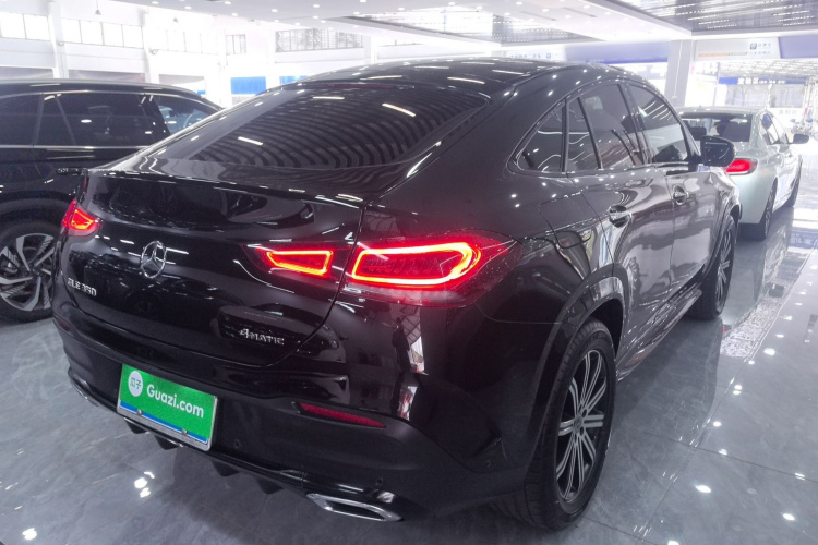 奔驰GLE 2022款 GLE 350 4MATIC 轿跑SUV 豪华型车身外观7