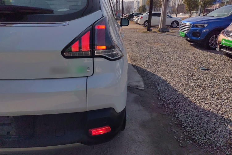 标致3008 2016款 1.6THP 自动经典版车身外观9