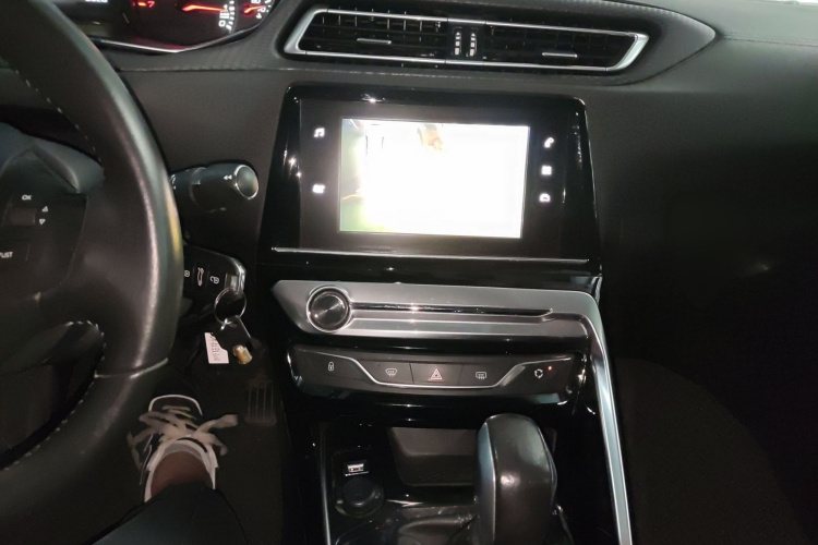 标致308 2016款 1.6L 自动豪华版局部细节16