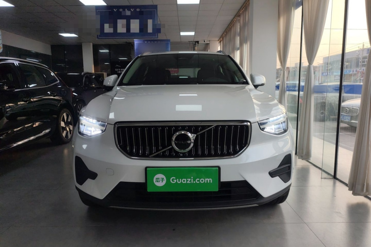 沃尔沃XC40 2024款 B4 四驱智远豪华版车身外观2