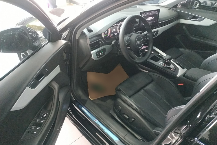 奥迪A4L 2022款 40 TFSI 时尚动感型中控内饰7003