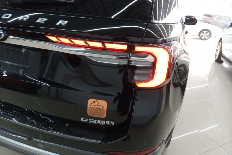 福特 探险者 2023款 EcoBoost 285 四驱风尚plus版 6座车身外观9