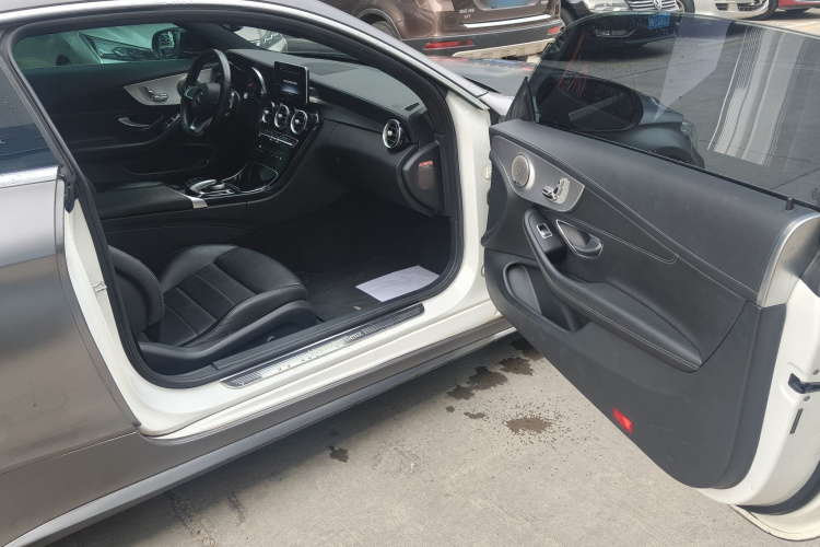 奔驰C级(进口) 2017款 C 200 4MATIC 轿跑版中控内饰7004
