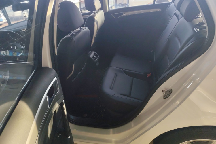大众 高尔夫 2019款 280TSI DSG舒适型 国VI中控内饰7004