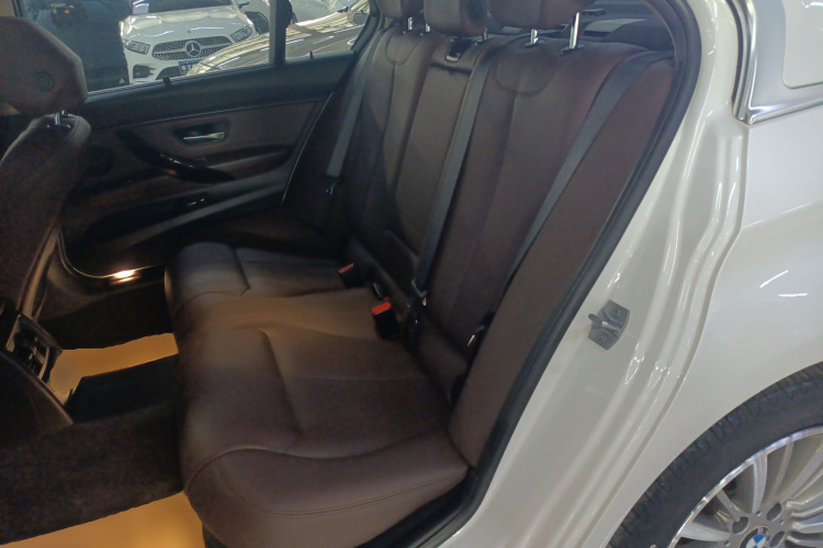 宝马3系 2019款 320Li 时尚型中控内饰21