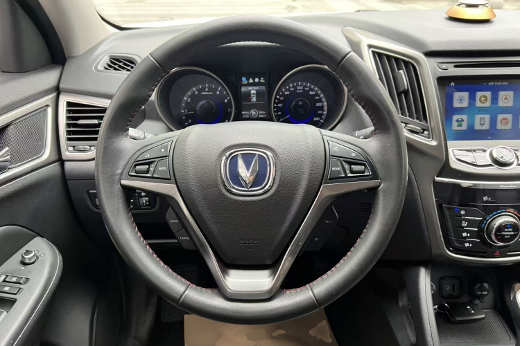 长安CS75 2016款 1.8T 自动尊贵型 国IV中控内饰13