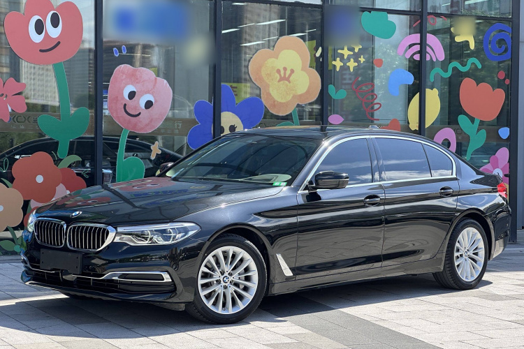 宝马5系 2020款 530Li 尊享型 豪华套装车身外观1