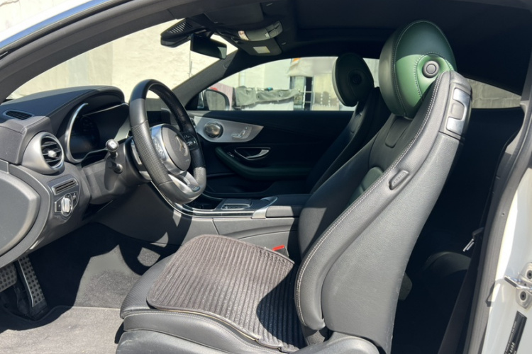 奔驰C级(进口) 2020款 C 260 轿跑车局部细节19