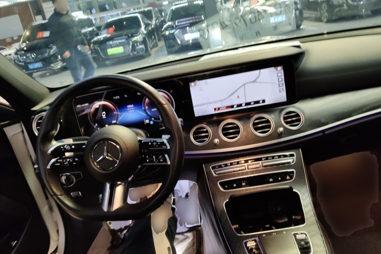 奔驰E级(进口) 2022款 E 260 时尚型运动版中控内饰12