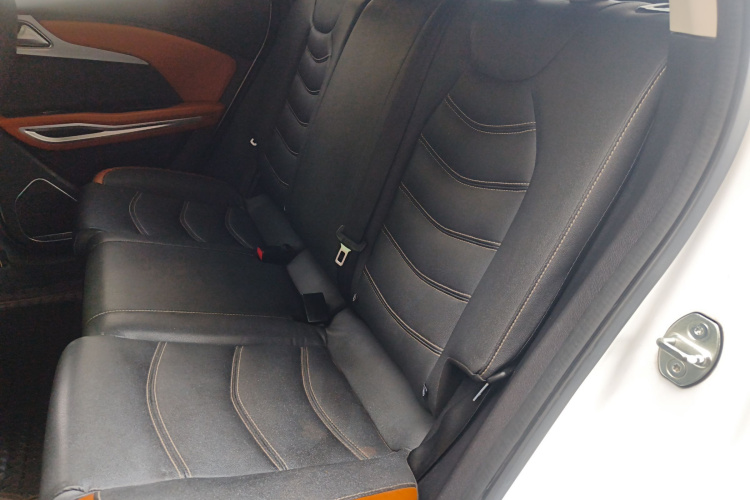 众泰T300 2017款 1.5T CVT尊享型中控内饰21