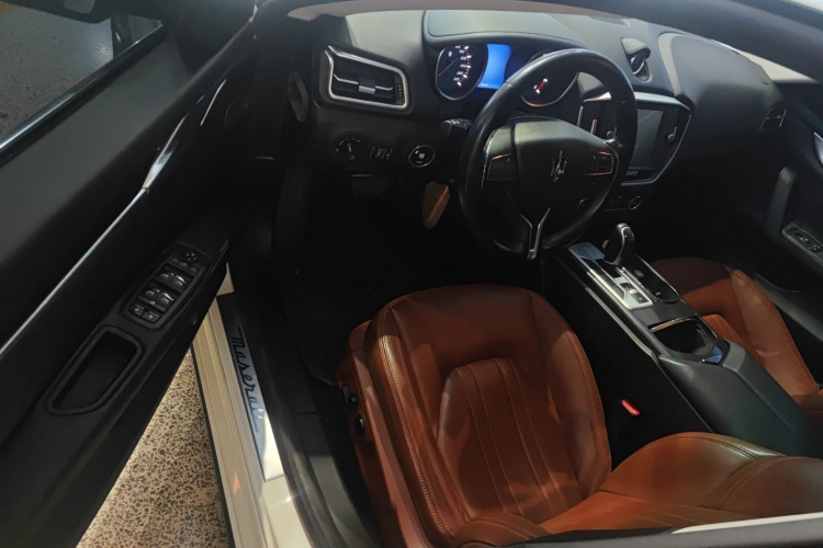 玛莎拉蒂 Ghibli 2014款 3.0T 标准版中控内饰20