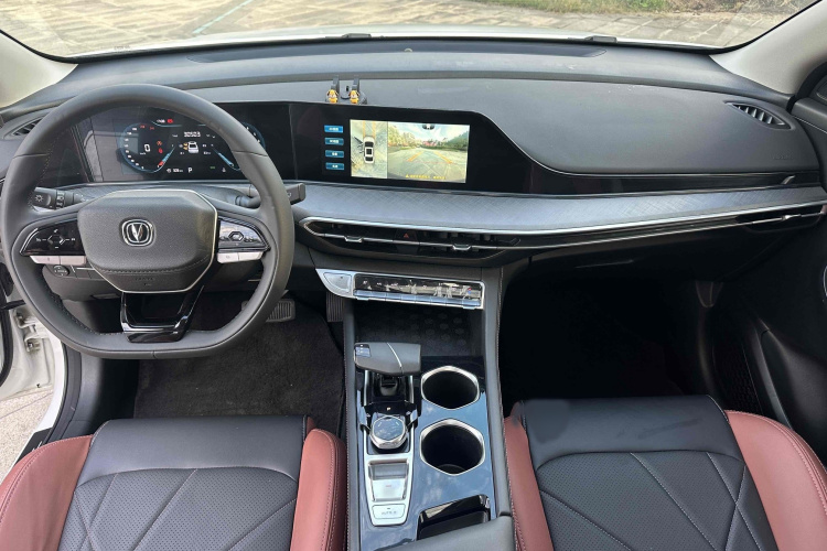 长安 逸动 2023款 畅享版 PLUS 蓝鲸NE 1.4T GDI DCT尊贵版中控内饰7001