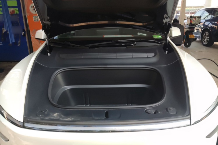 特斯拉 Model Y 2025款 后轮驱动版局部细节24