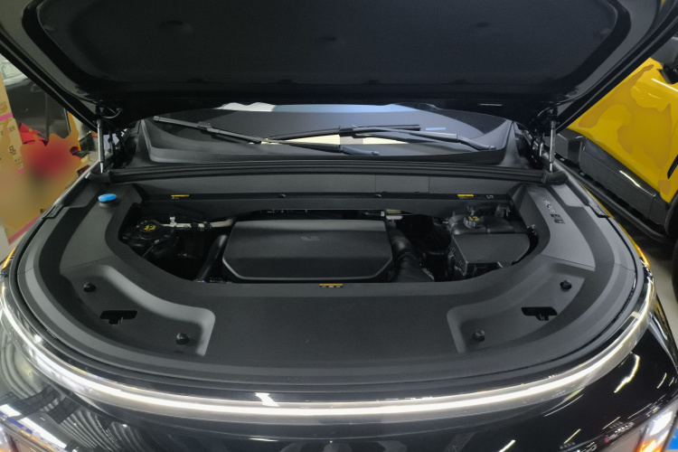 理想汽车 理想L9 2024款 Ultra机舱底盘24