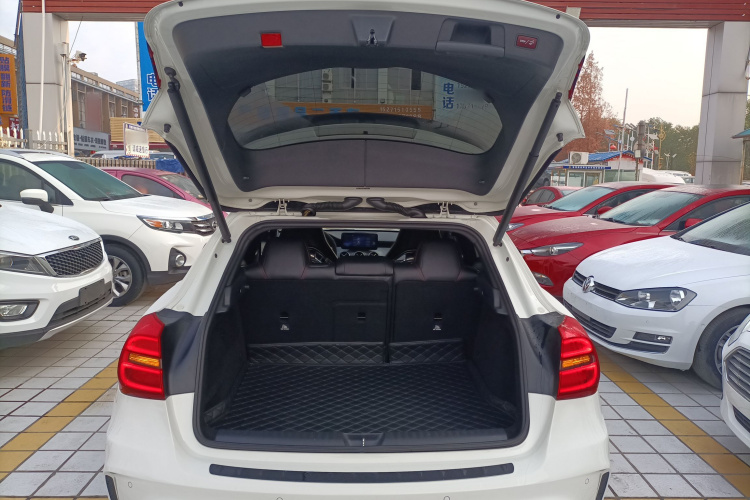 奔驰GLA AMG 2015款 AMG GLA 45 4MATIC机舱底盘23