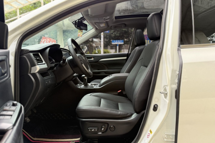 丰田 汉兰达 2017款 2.0T 两驱豪华版 7座中控内饰7002