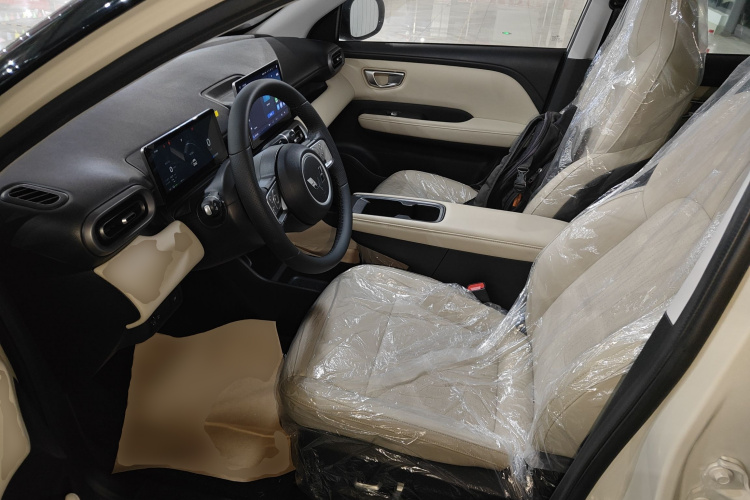 五菱汽车 五菱缤果PLUS 2024款 330km 五座版中控内饰19