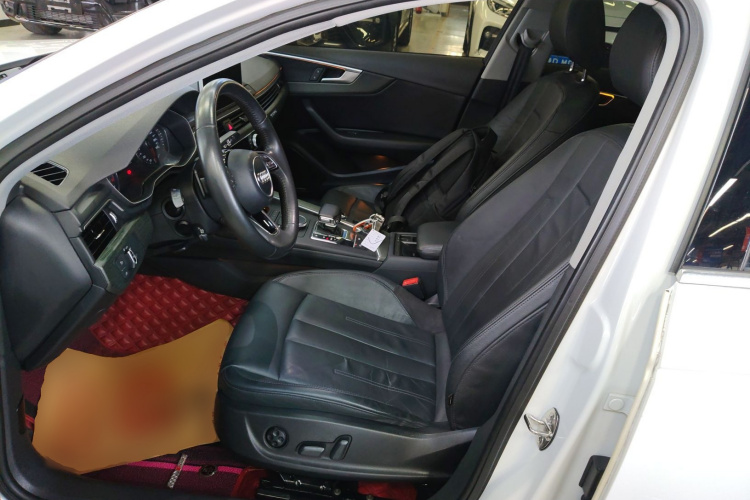 奥迪A4L 2017款 45 TFSI quattro 风尚型中控内饰19