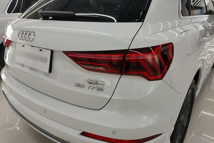 奥迪Q3 2023款 35 TFSI 时尚动感型（1.5T）车身外观6006