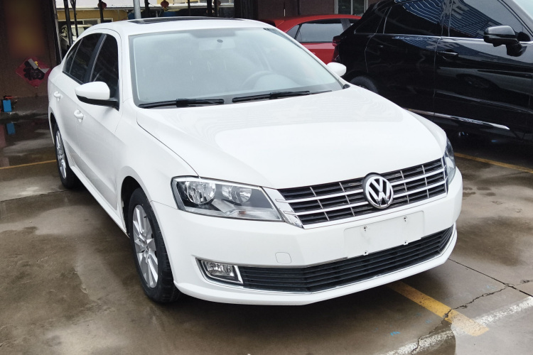 大众 朗逸 2013款 改款经典 1.6L 手动舒适版车身外观3