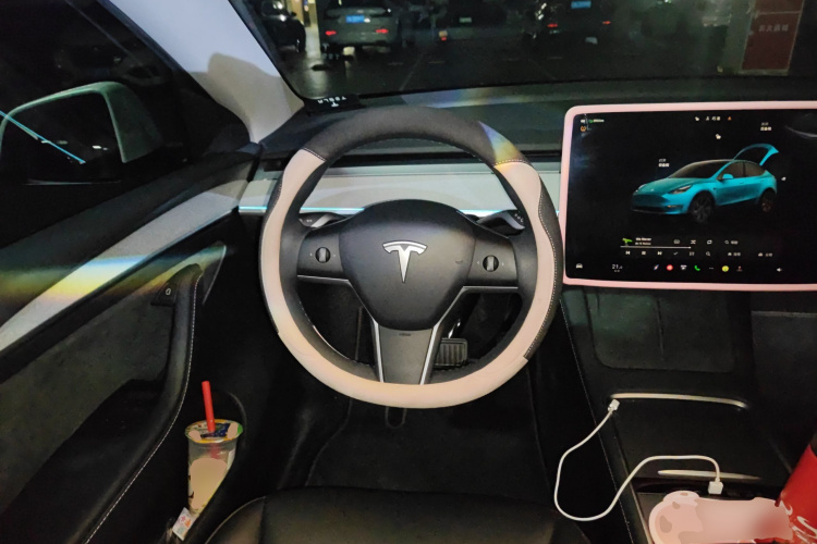 特斯拉 Model Y 2024款 后轮驱动版中控内饰13