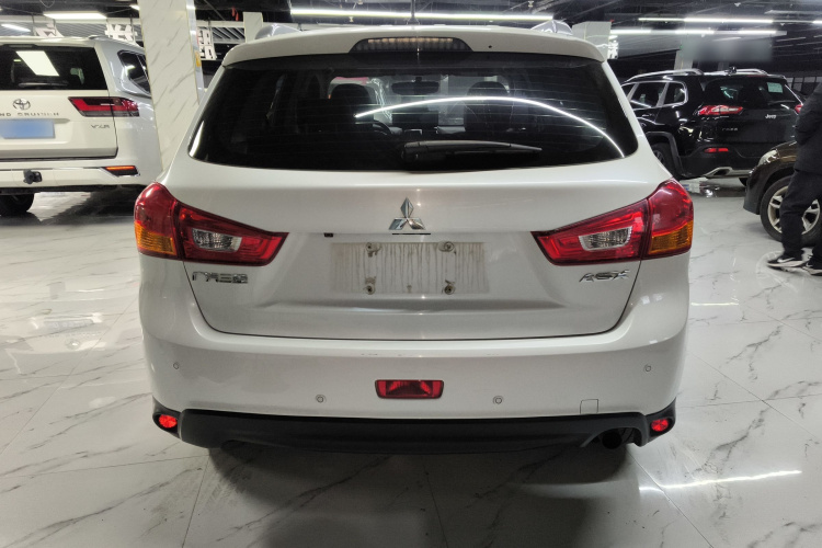 三菱 劲炫ASX 2018款 2.0L CVT两驱尊享版车身外观6