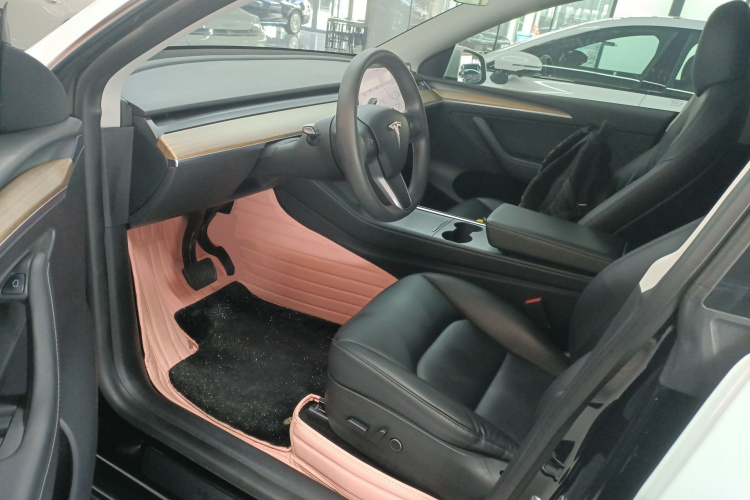 特斯拉 Model Y 2021款 标准续航后驱版中控内饰20