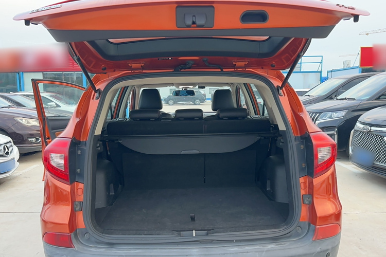 比亚迪 宋 2016款 盖世版 1.5TID 自动精英型局部细节23