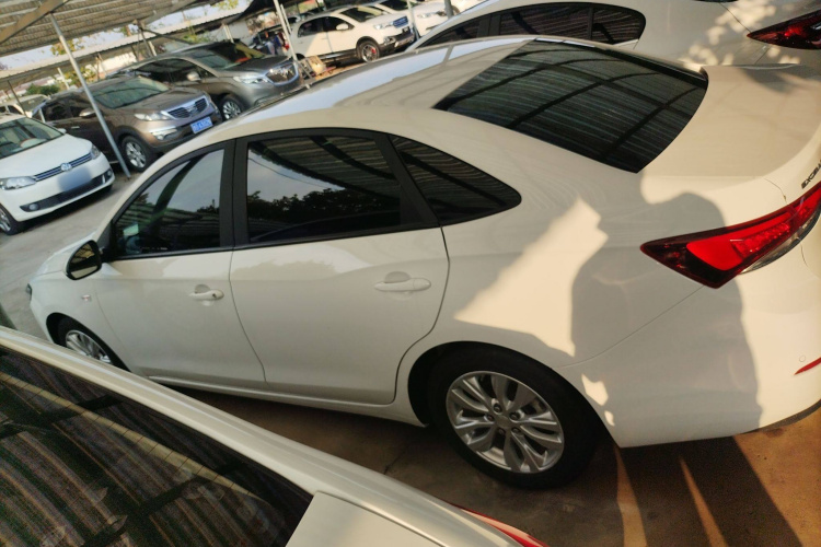 别克 英朗 2021款 改款 典范 1.5L 自动精英型车身外观6003