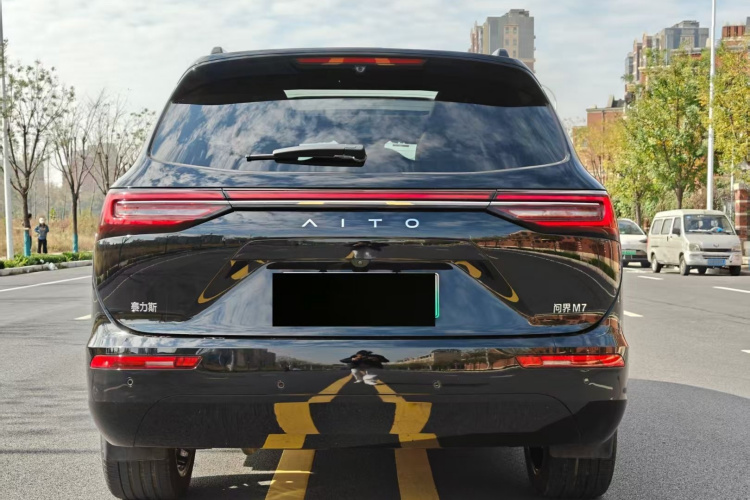 鸿蒙智行 问界M7 2024款 1.5T 智驾四驱Ultra版 6座车身外观6004