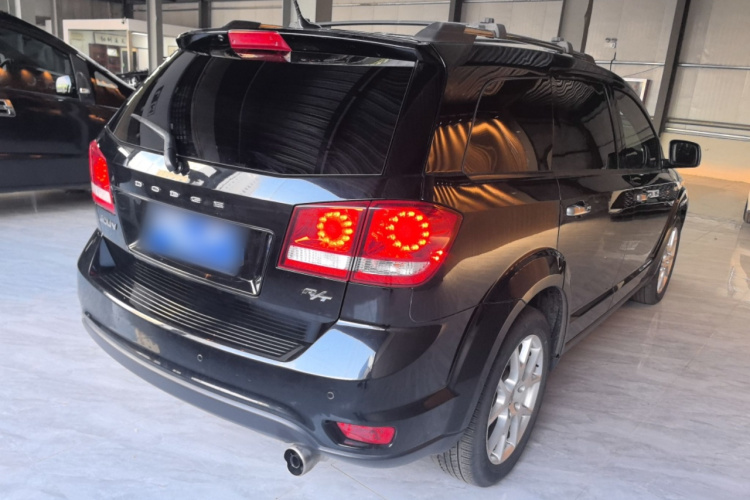 道奇 酷威 2013款 2.4L 两驱尊尚版车身外观7