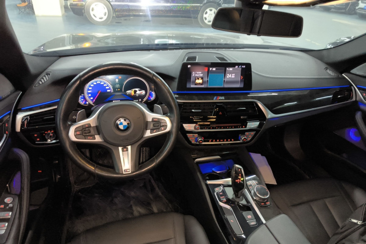 宝马5系 2018款 525Li M运动套装中控内饰12