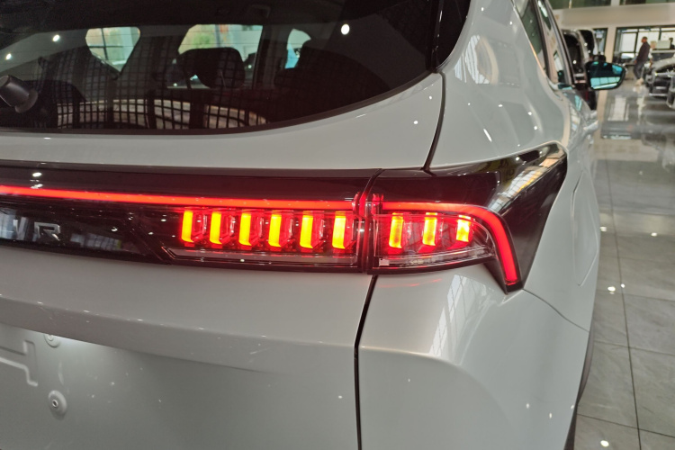 捷途山海L7 2024款 1.5T 120km ULTRA 7座车身外观6006