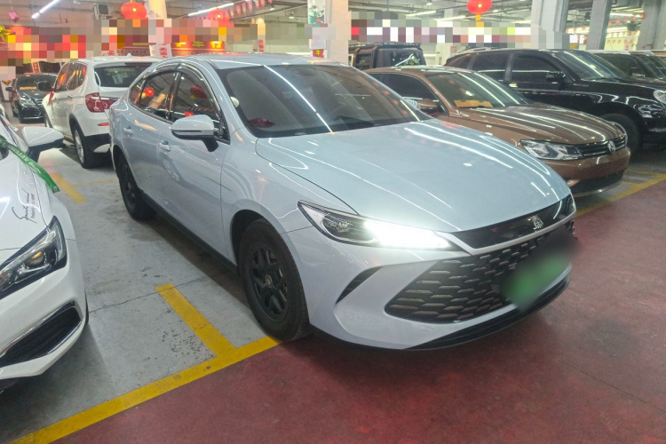 比亚迪 秦PLUS 2025款 DM-i 智驾版 55KM领先型车身外观3