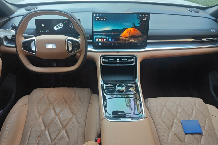 吉利银河 银河A7 2025款 EM-i 70km 豪享版中控内饰7002