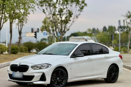 宝马1系 2021款 改款 125i M运动曜夜版