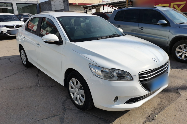 标致301 2016款 1.6L 手动舒适版车身外观3