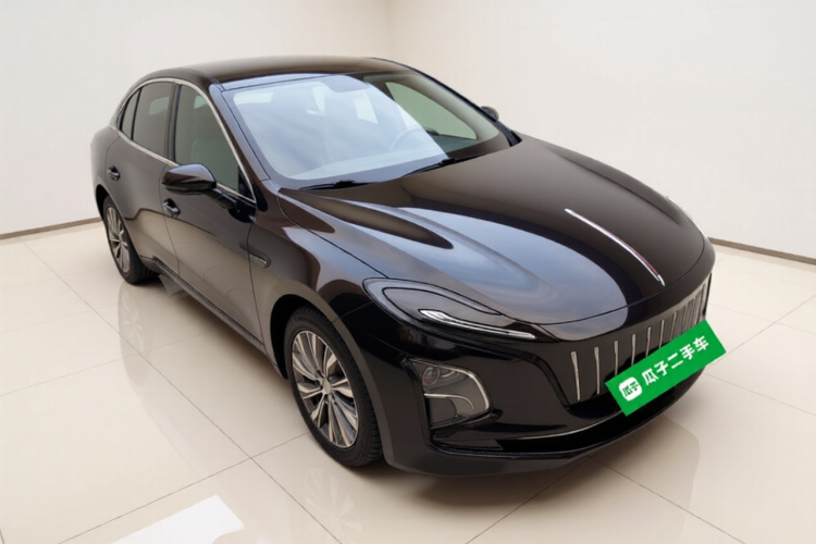 红旗E-QM5 2022款 431km 充电乐享版车身外观3