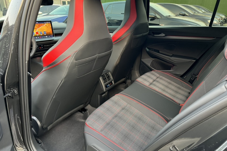 大众 高尔夫GTI 2025款 380TSI DSG GTI中控内饰7003