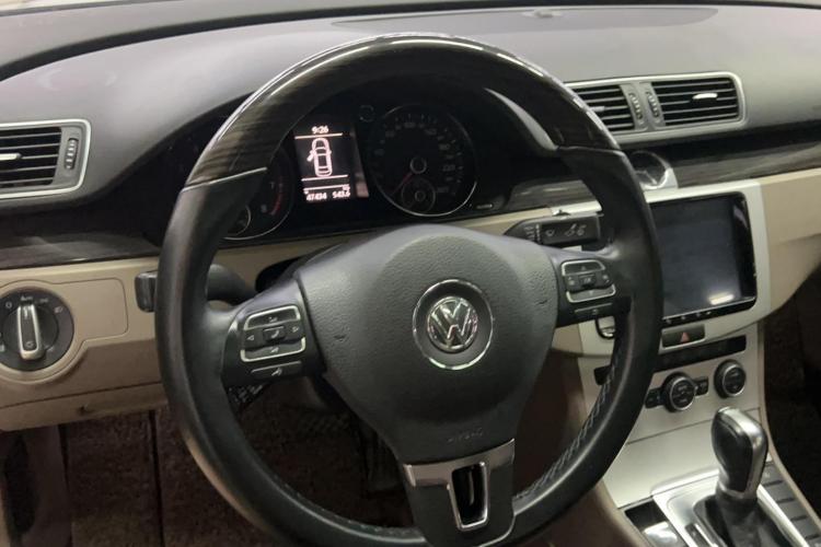 大众 迈腾 2013款 1.8TSI 尊贵型中控内饰7002