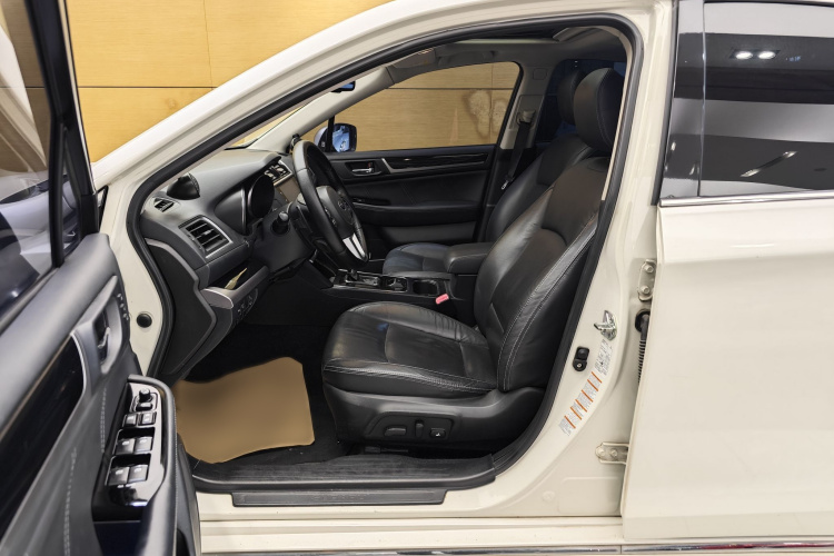 斯巴鲁 力狮 2016款 2.5i 全驱荣耀版车身外观6008