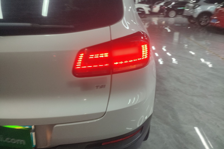 大众 途观 2017款 300TSI 自动两驱丝绸之路风尚版车身外观9