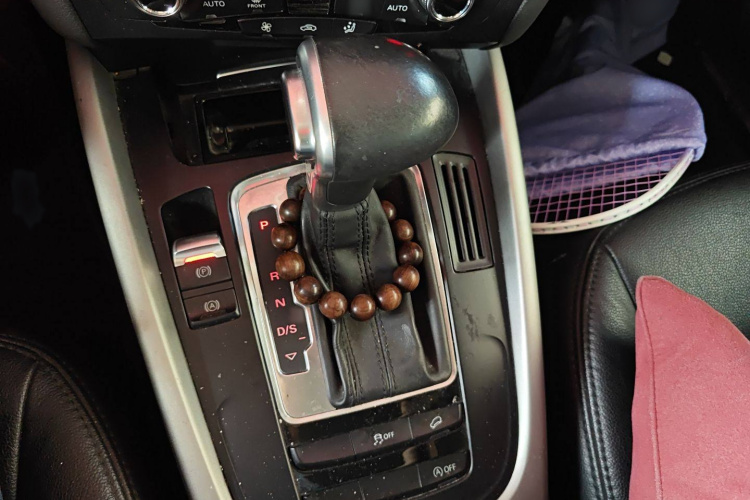 奥迪Q5 2015款 40 TFSI 进取型局部细节18