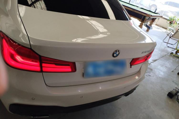 宝马5系 2018款 改款 530Li 领先型 M运动套装车身外观6