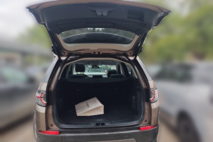 路虎 发现神行 2016款 2.0T SE局部细节23