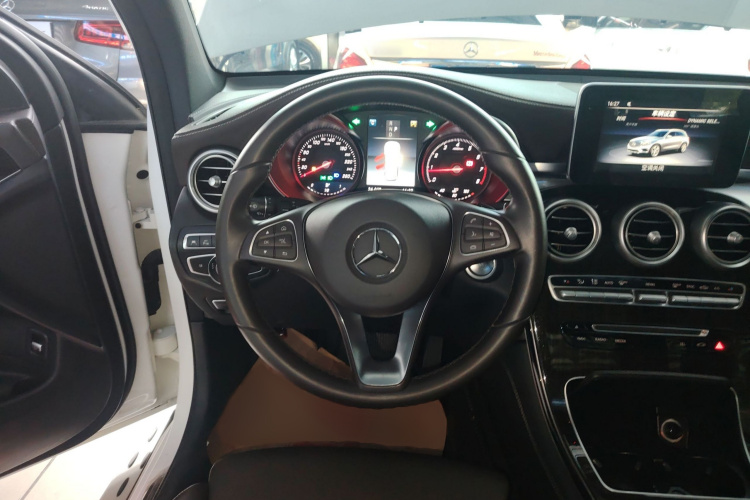 奔驰GLC 2018款 GLC 260 4MATIC 豪华型局部细节13