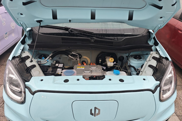 零跑汽车 零跑T03 2025款 310舒享版机舱底盘24