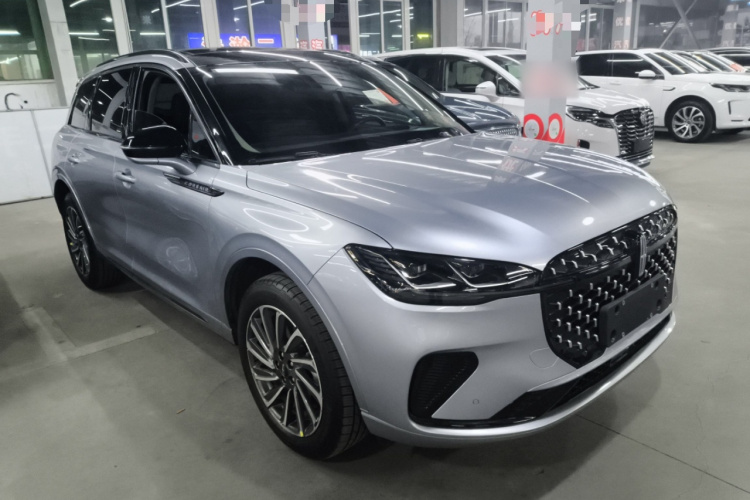 林肯 冒险家 2024款 1.5T 两驱尊雅混动版车身外观3