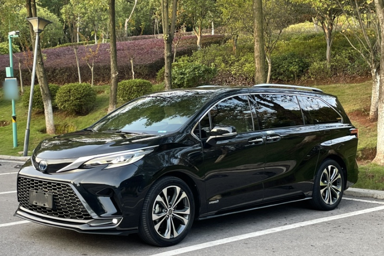 丰田 格瑞维亚 2022款 2.5L混动 尊爵版车身外观6001