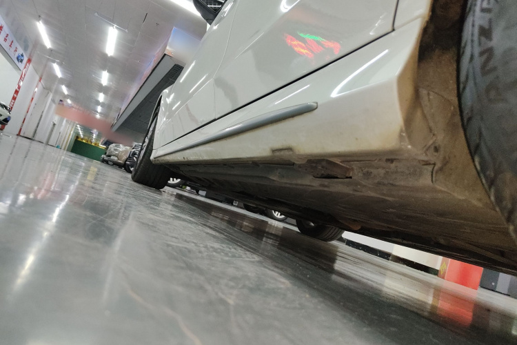 奔驰C级 2019款 C 180 L 时尚型运动版局部细节9002